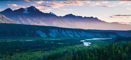 picture of the horizon of the Chugach mountains in Alaska